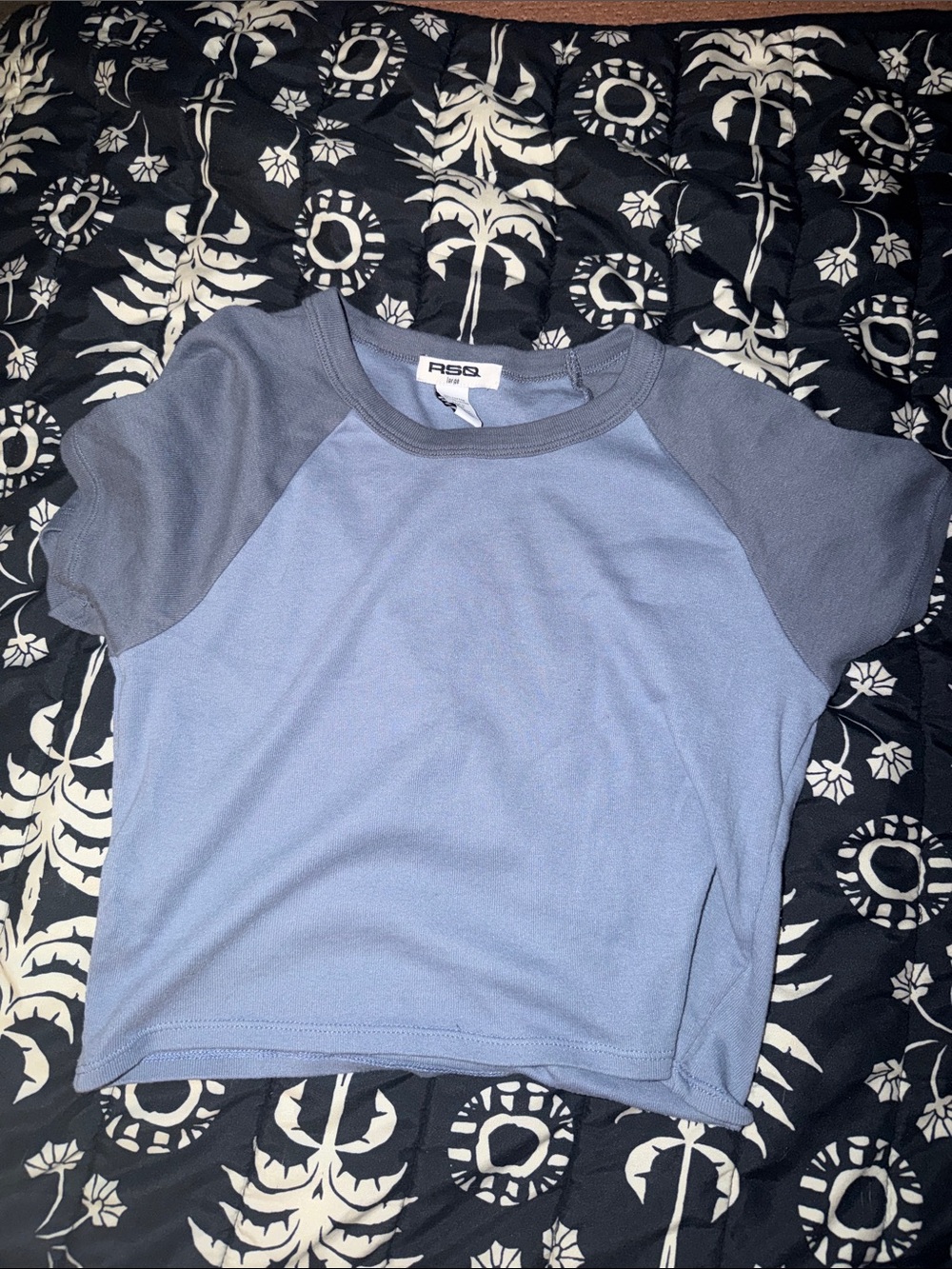 Tilly’s RSQ Baby Tee/Cropped Tee - Picture 2 of 2